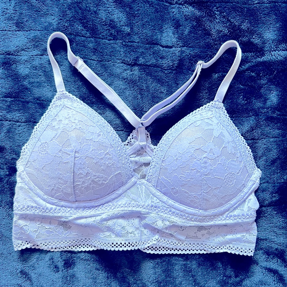 Victoria Secret bralette in size XS. Fits bra cup sizes AA-B.